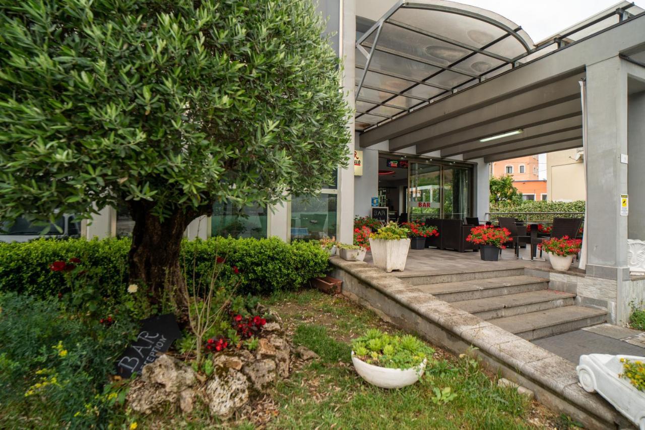 Hotel Insteia Polla Εξωτερικό φωτογραφία