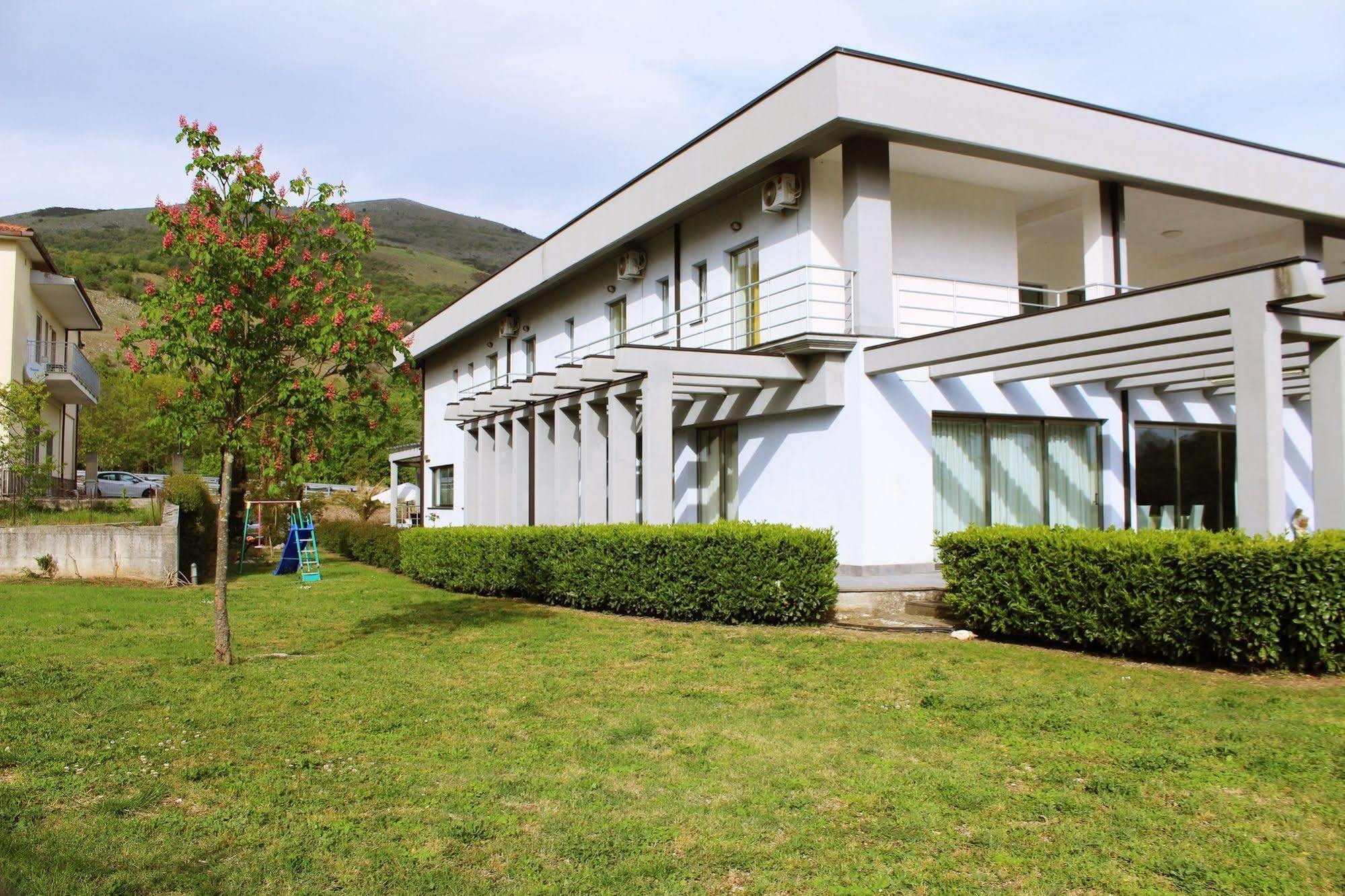 Hotel Insteia Polla Εξωτερικό φωτογραφία