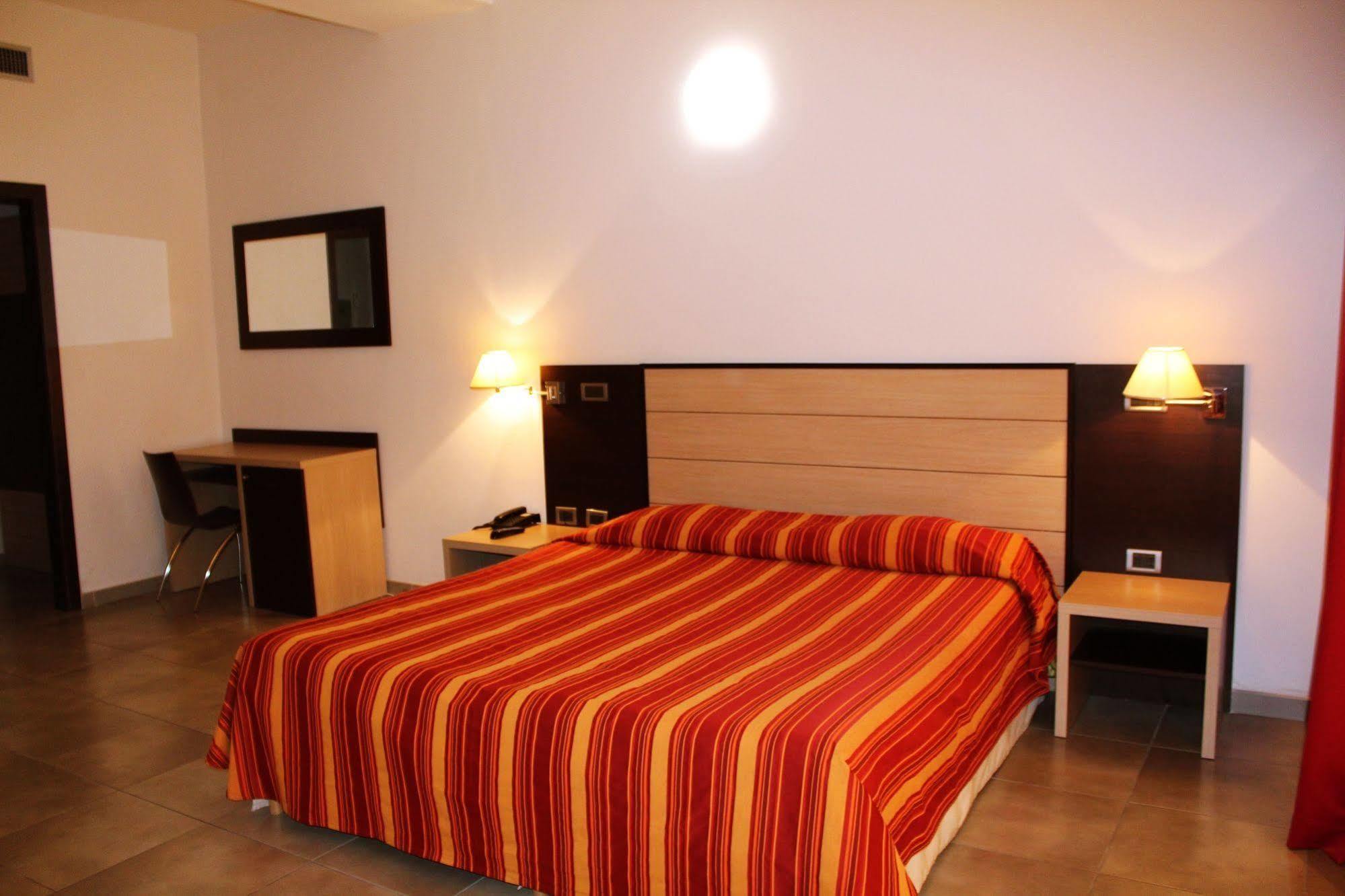 Hotel Insteia Polla Εξωτερικό φωτογραφία